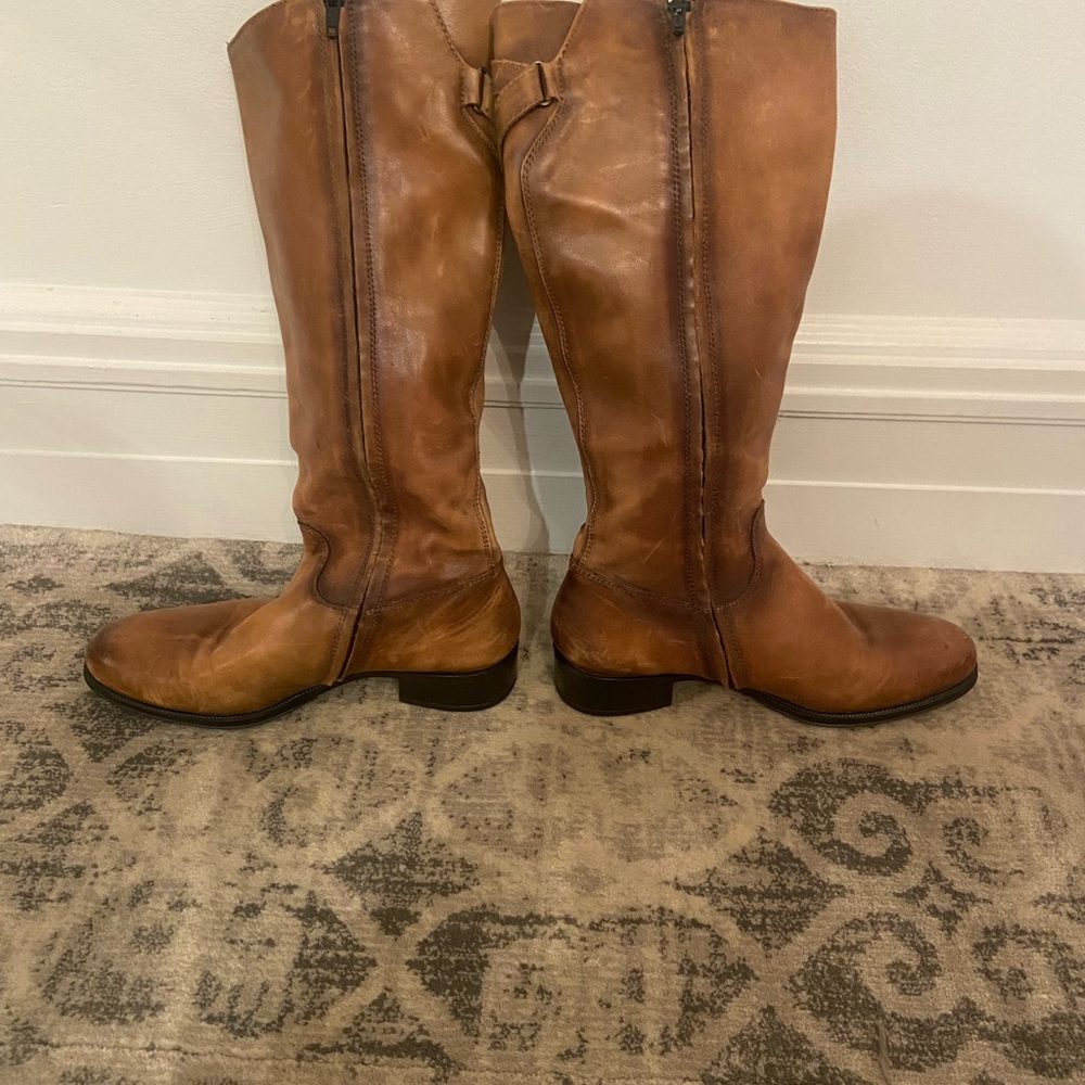 Women’s distressed boots bought and made in Italy